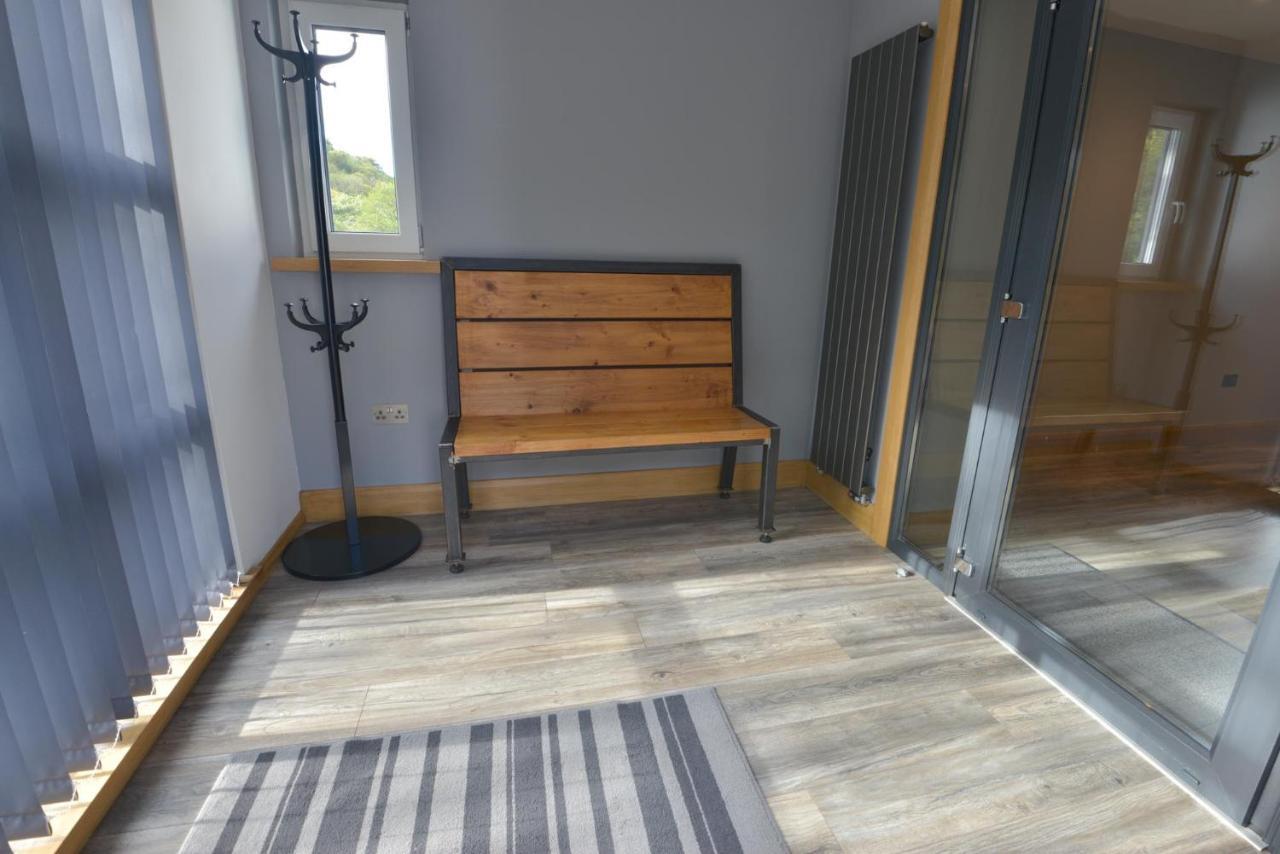 The Shack & Pods At Inchree Corran (Lochaber, Highlands)